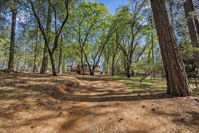 16601 Bristow Ct, Grass Valley, CA 95949