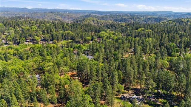 16601 Bristow Ct, Grass Valley, CA 95949
