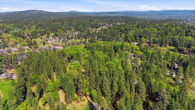 16601 Bristow Ct, Grass Valley, CA 95949