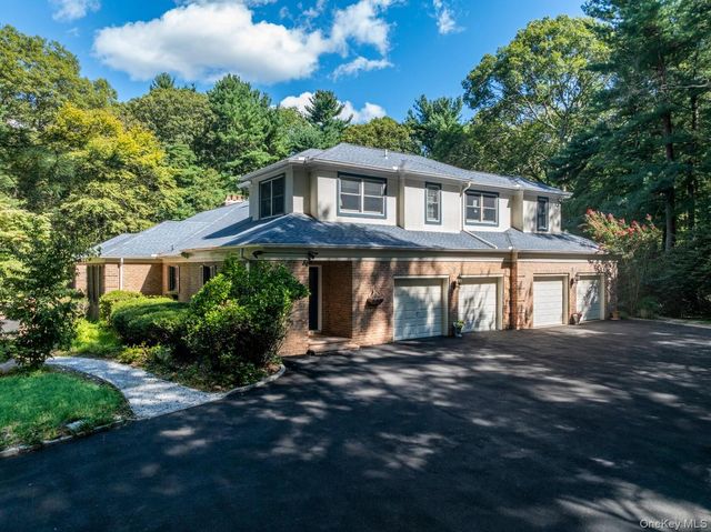 10 Laurel Woods Drive, Upper Brookville, NY 11771