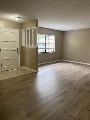 1506 E 1ST AVENUE, Mount Dora, FL 32757