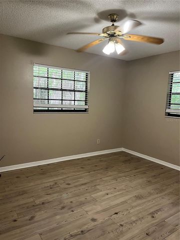 1506 E 1ST AVENUE, Mount Dora, FL 32757