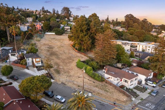2900 Parker Avenue, Oakland, CA 94605