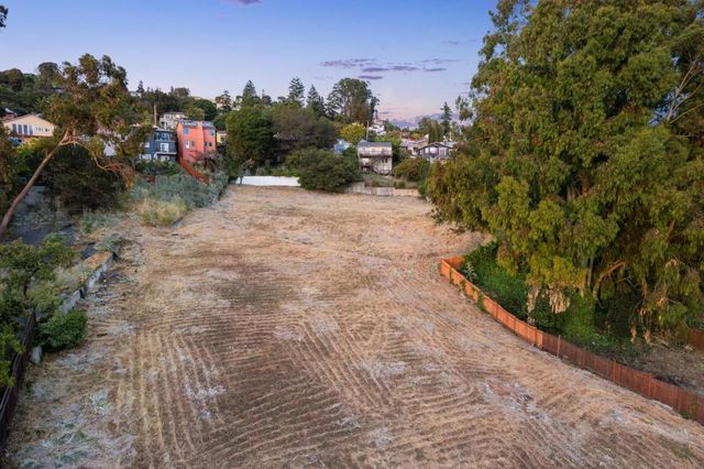 2900 Parker Avenue, Oakland, CA 94605