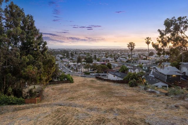 2900 Parker Avenue, Oakland, CA 94605