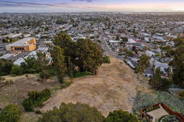 2900 Parker Avenue, Oakland, CA 94605
