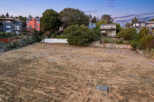 2900 Parker Avenue, Oakland, CA 94605
