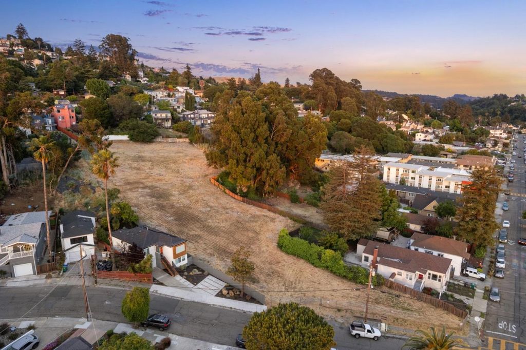 2900 Parker Avenue, Oakland, CA 94605
