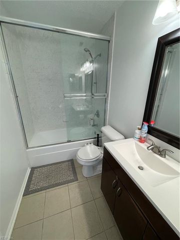 2219 Holly Berry LN, Chesapeake, VA 23325