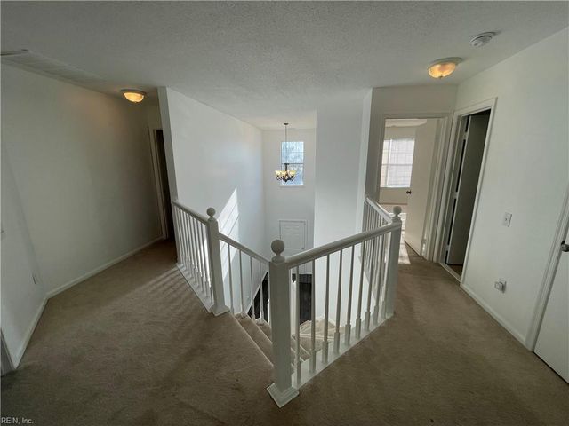2219 Holly Berry LN, Chesapeake, VA 23325