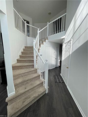 2219 Holly Berry LN, Chesapeake, VA 23325