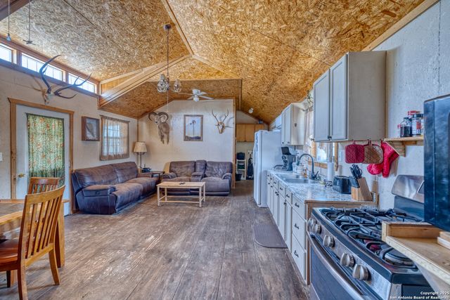 1024 Sd 63005, Rocksprings, TX 78880