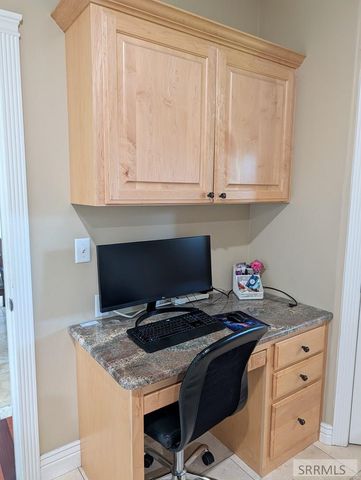 9232 N Mapleview Drive, Idaho Falls, ID 83401