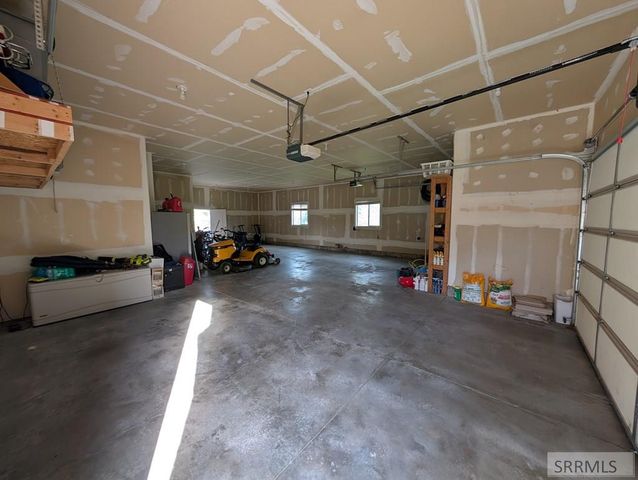 9232 N Mapleview Drive, Idaho Falls, ID 83401