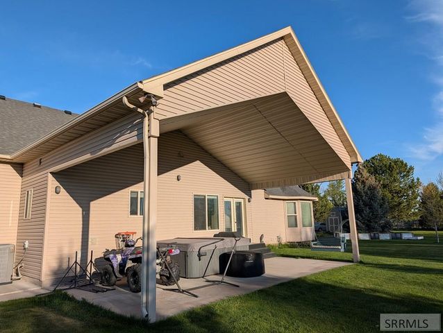 9232 N Mapleview Drive, Idaho Falls, ID 83401
