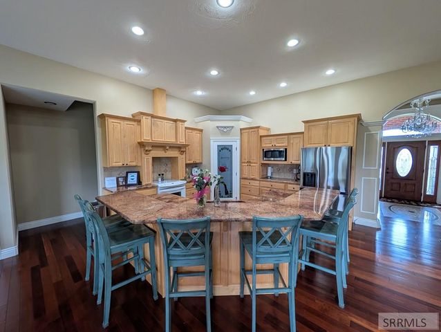 9232 N Mapleview Drive, Idaho Falls, ID 83401