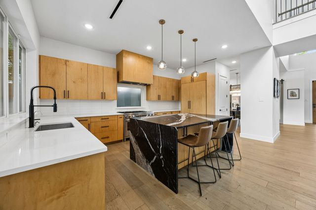 10450 Solta Drive, Dallas, TX 75218