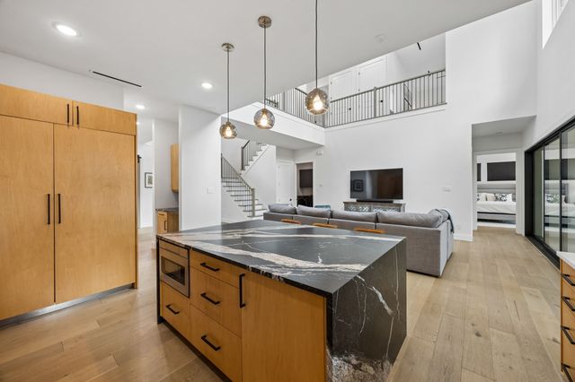 10450 Solta Drive, Dallas, TX 75218