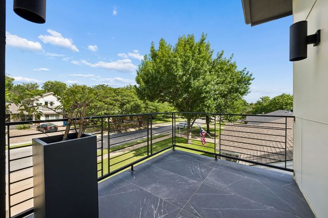 10450 Solta Drive, Dallas, TX 75218