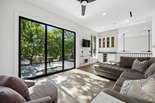 10450 Solta Drive, Dallas, TX 75218