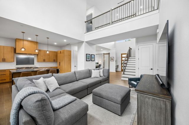 10450 Solta Drive, Dallas, TX 75218