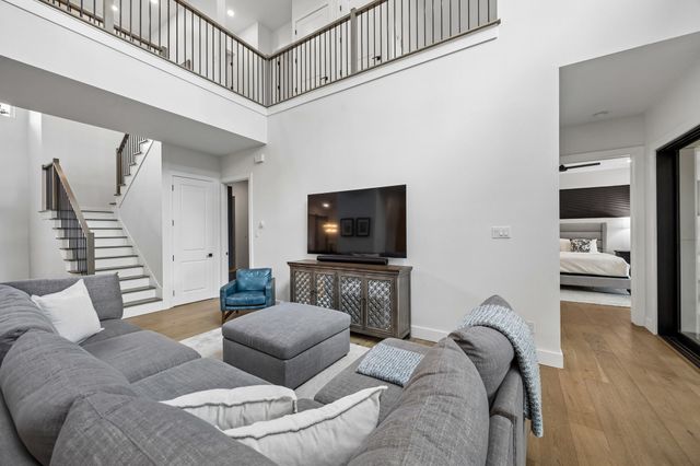 10450 Solta Drive, Dallas, TX 75218