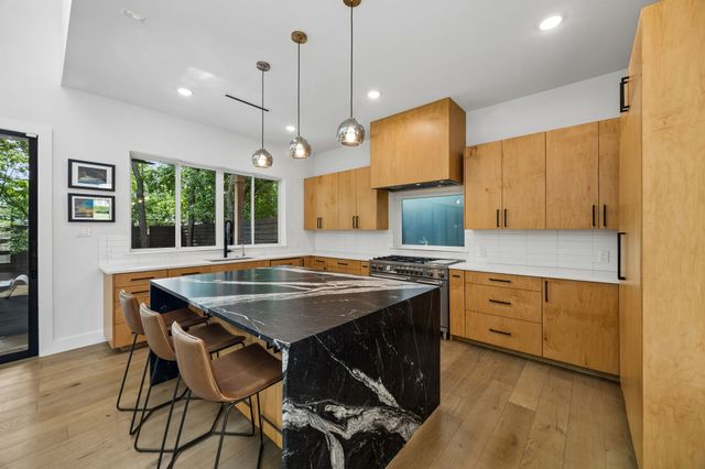 10450 Solta Drive, Dallas, TX 75218