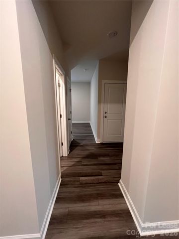 9850 Festival Way, Charlotte, NC 28215