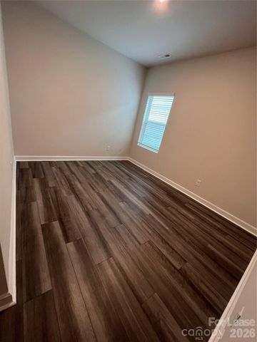 9850 Festival Way, Charlotte, NC 28215