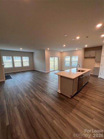 9850 Festival Way, Charlotte, NC 28215