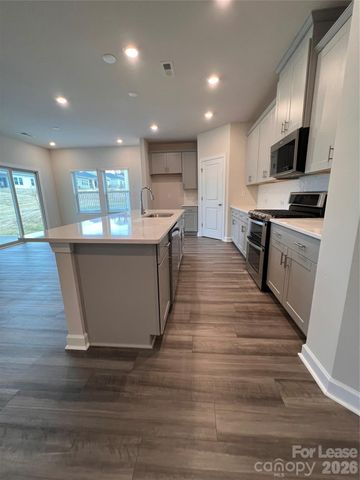 9850 Festival Way, Charlotte, NC 28215