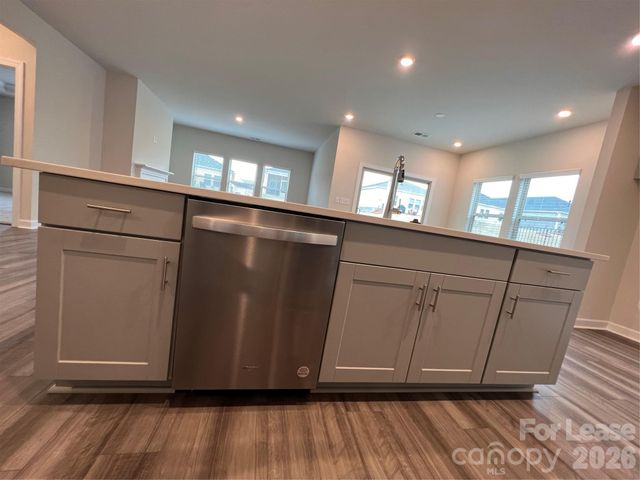 9850 Festival Way, Charlotte, NC 28215