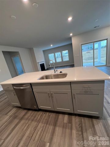 9850 Festival Way, Charlotte, NC 28215