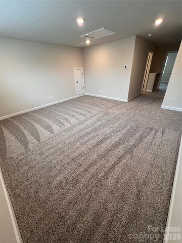 9850 Festival Way, Charlotte, NC 28215