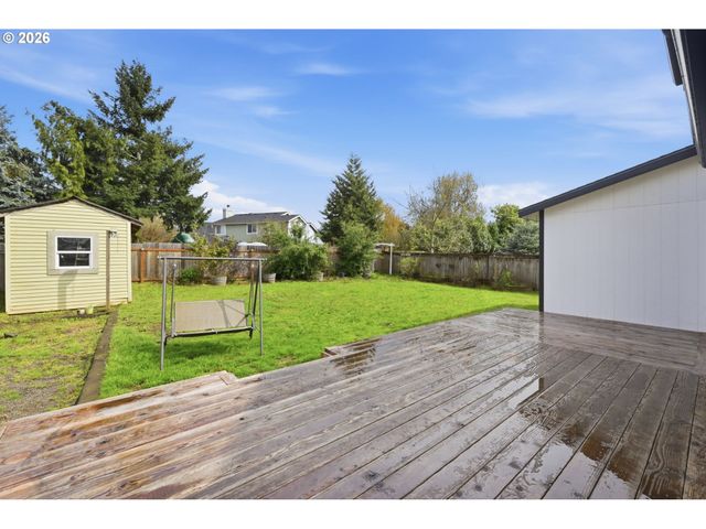 955 S 44TH St, Springfield, OR 97478