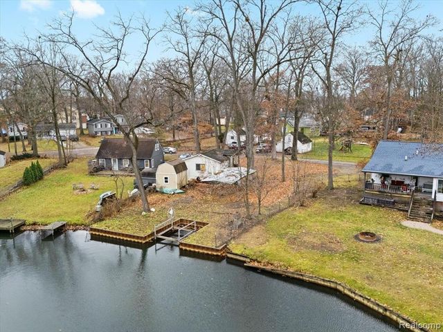 4370 Leroy Street, White Lake, MI 48383