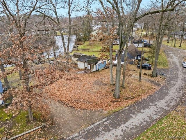 4370 Leroy Street, White Lake, MI 48383
