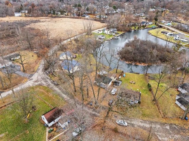 4370 Leroy Street, White Lake, MI 48383