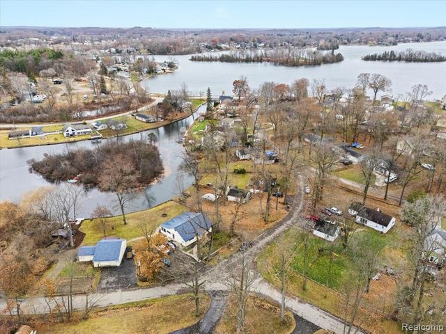 4370 Leroy Street, White Lake, MI 48383