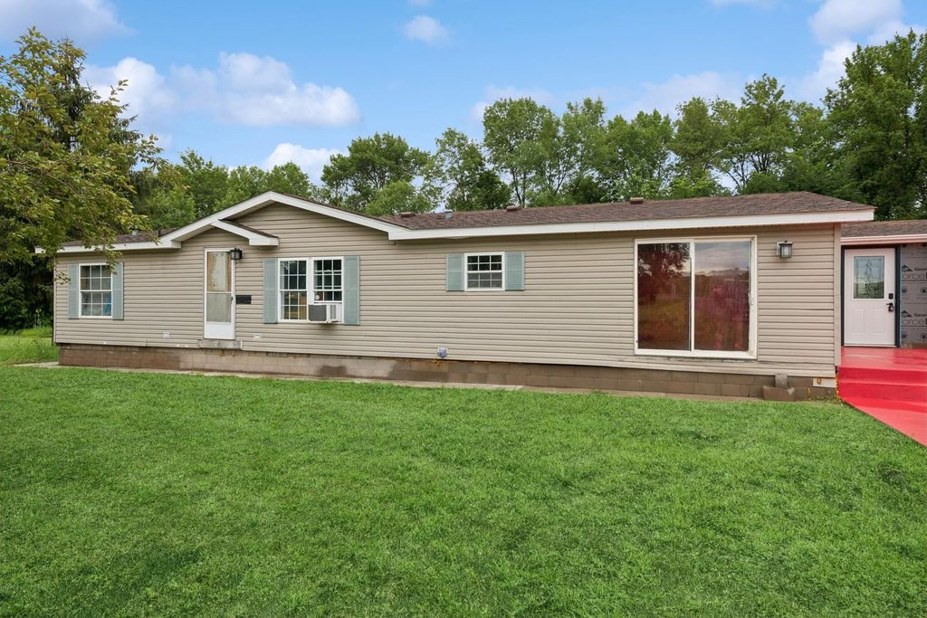 5070 10th Street NW, Maple Lake, MN 55358