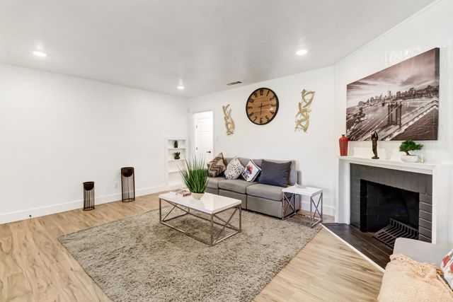 2500 Valley Rd, Sacramento, CA 95821