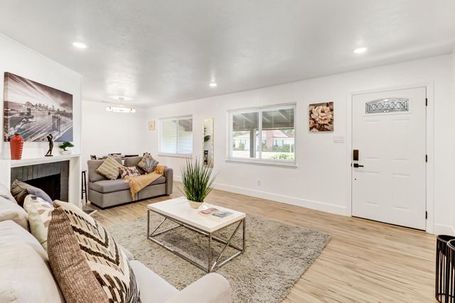 2500 Valley Rd, Sacramento, CA 95821