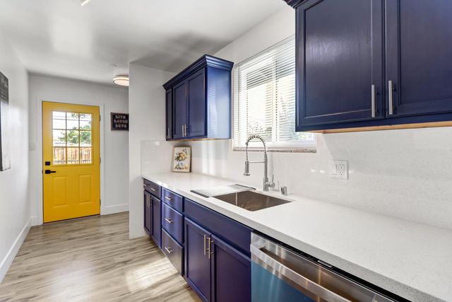 2500 Valley Rd, Sacramento, CA 95821