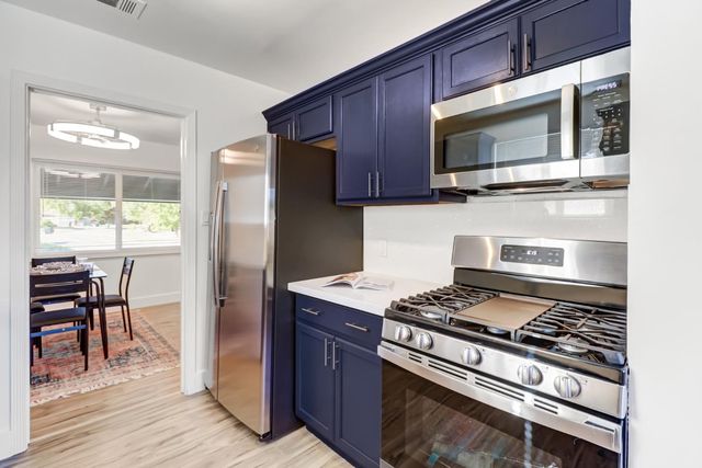 2500 Valley Rd, Sacramento, CA 95821