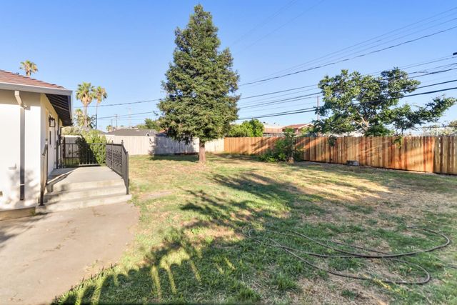 2500 Valley Rd, Sacramento, CA 95821