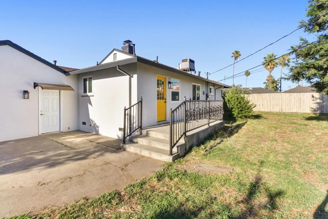 2500 Valley Rd, Sacramento, CA 95821