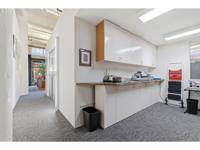 1314 Nw IRVING St 101, Portland, OR 97209