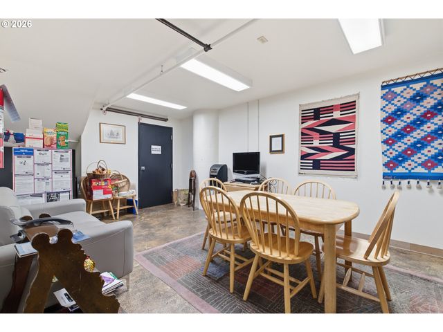 1314 Nw IRVING St 101, Portland, OR 97209
