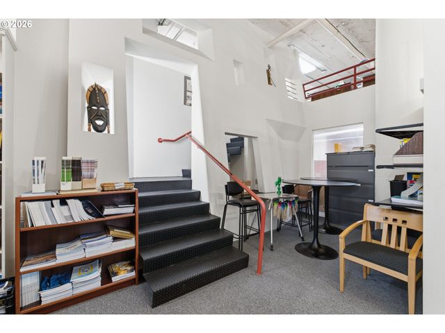 1314 Nw IRVING St 101, Portland, OR 97209
