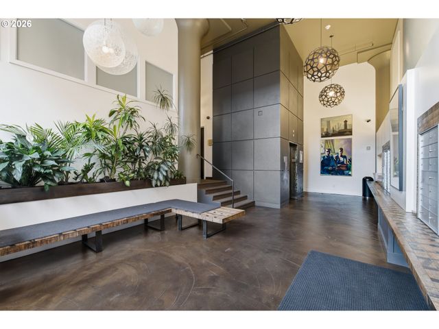 1314 Nw IRVING St 101, Portland, OR 97209